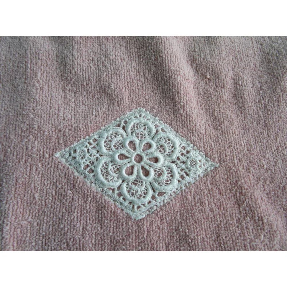 Vintage Pink Lace Embroidered Towel Set The Bathworks 4 Piece Guest GUC